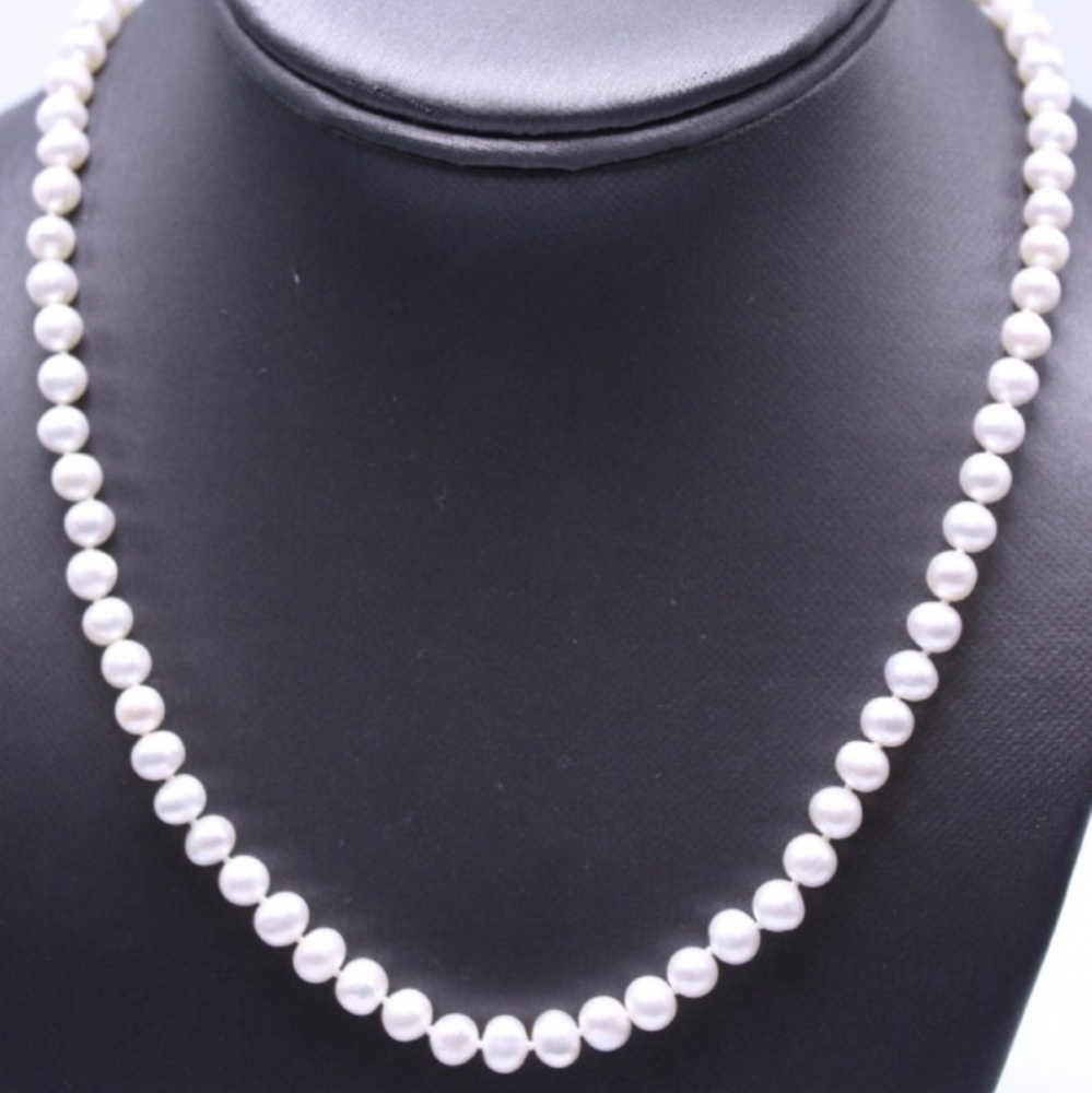 Gorgeous Pearl Necklace